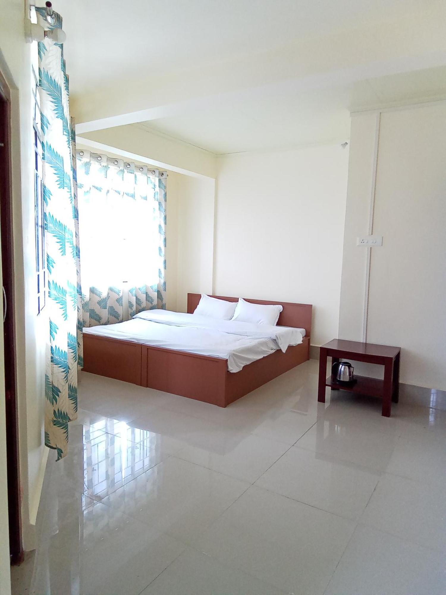 Heemstede Hotel Shillong Room photo